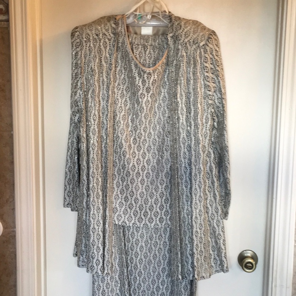 Three Flaggs 3 piece evening wear. Try this for a cruise .